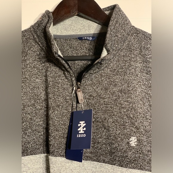Men’s 2XL Izod quarter zip fleece inside sweater outside in Heather Gray & black - Picture 2 of 10